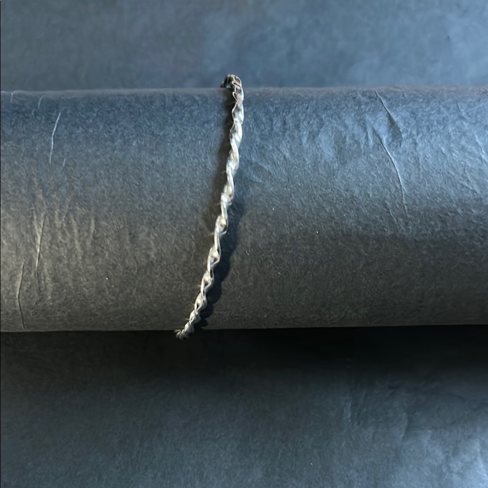 Elegant Vintage Silver Twisted Bangle Bracelet